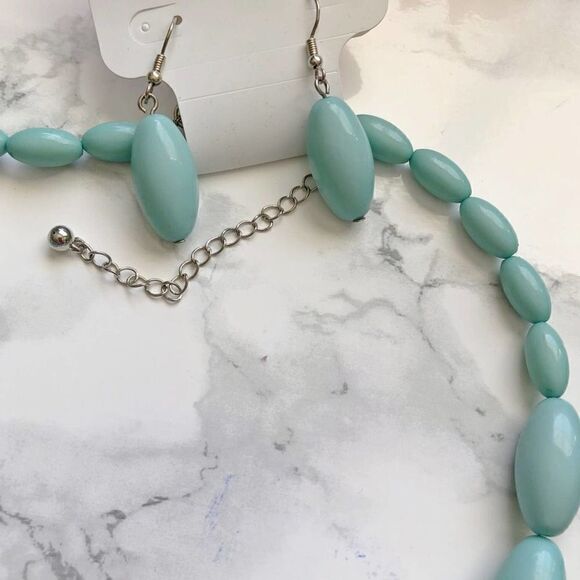 2/$20 Seafoam Green Necklace Earring Bauble Oval Set - Picture 2 of 2